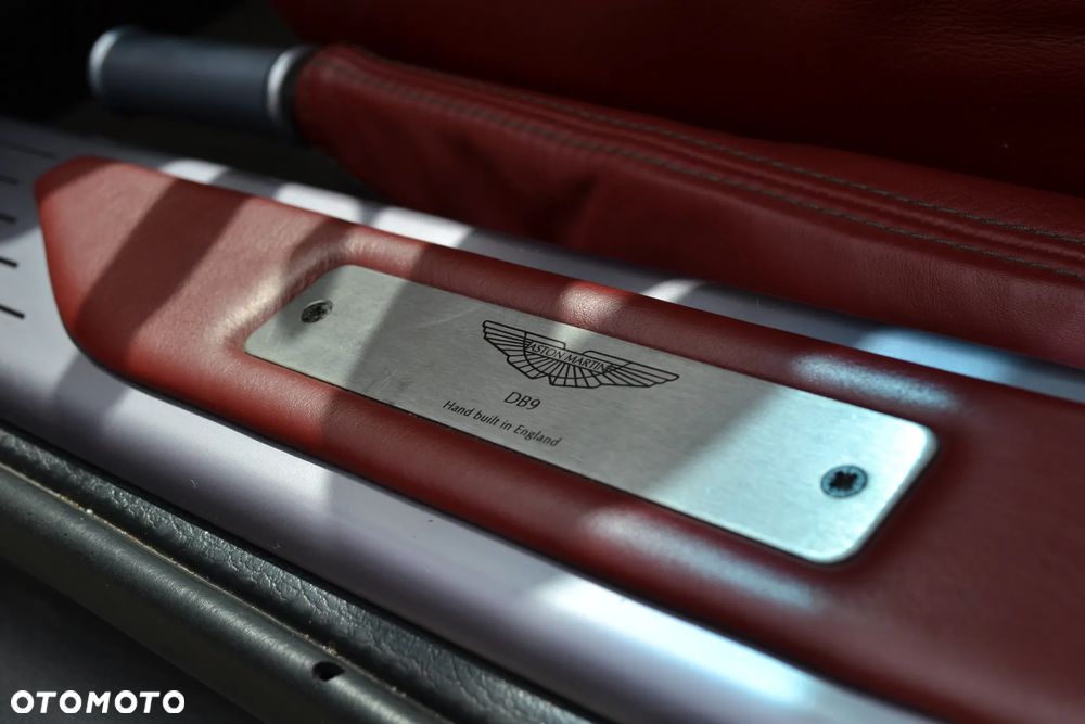Aston Martin DB9 Touchtronic - 24