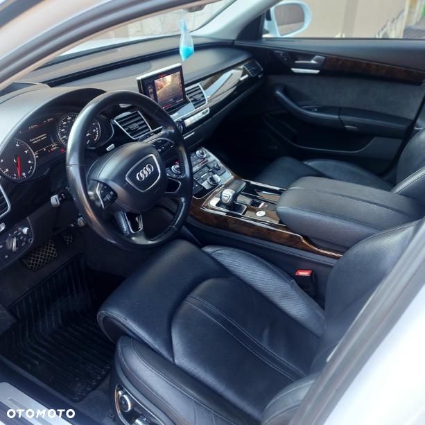 Audi A8 - 7