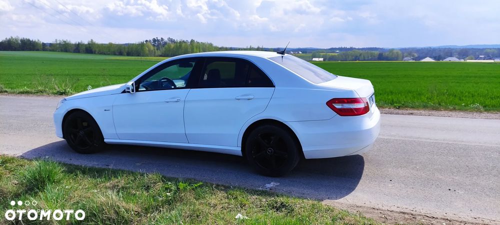 Mercedes-Benz Klasa E 200 CDI DPF BlueEFFICIENCY Automatik - 1