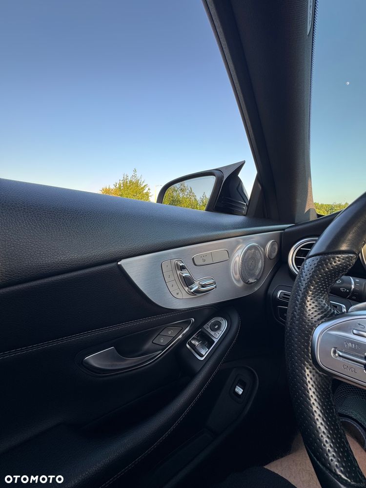 Mercedes-Benz Klasa C 300 9G-TRONIC - 8