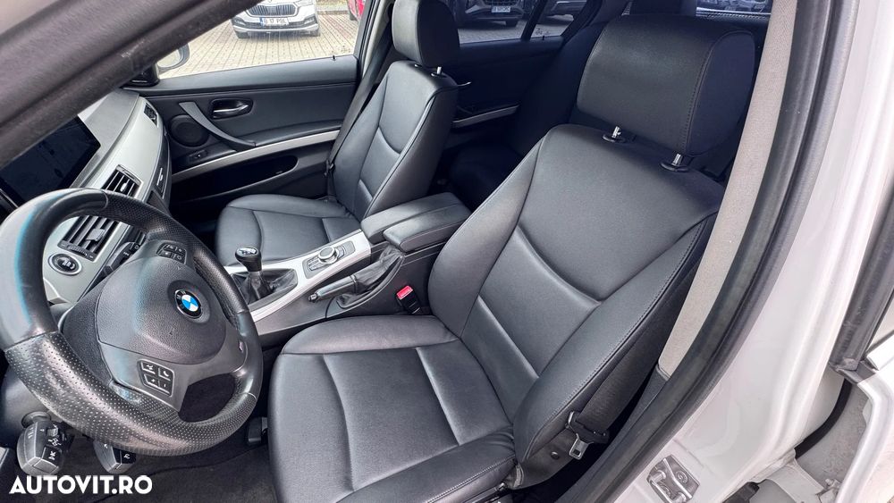 BMW Seria 3 330d xDrive - 9