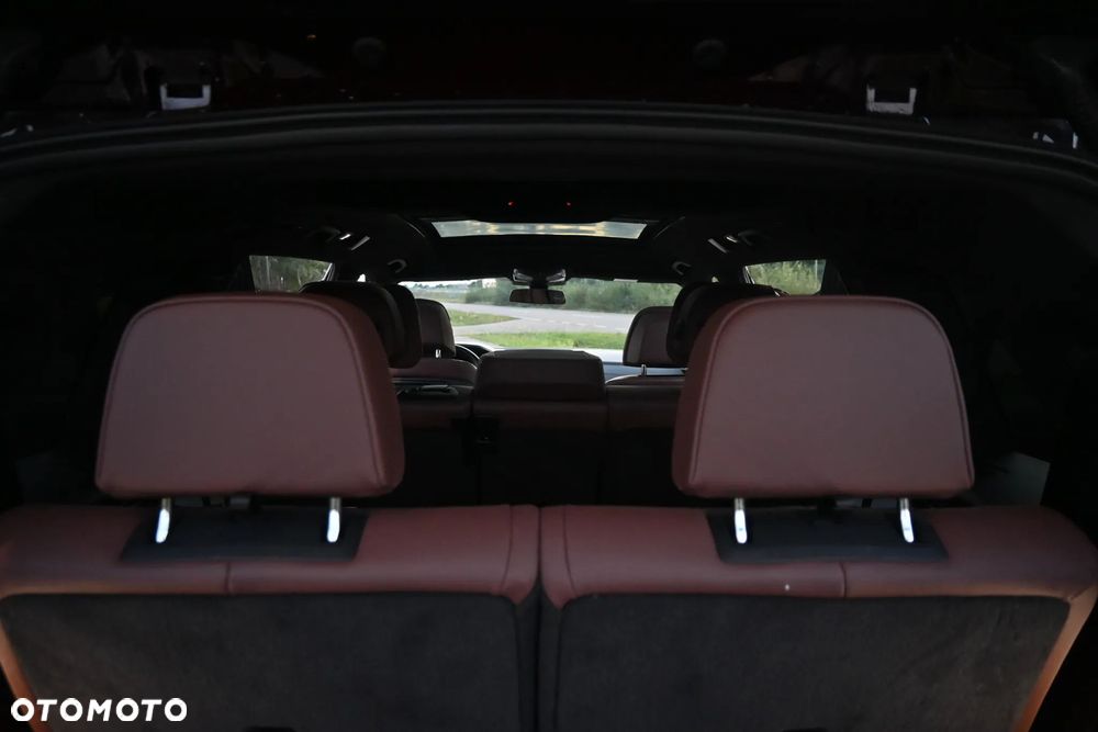 BMW X7 M50i sport - 36