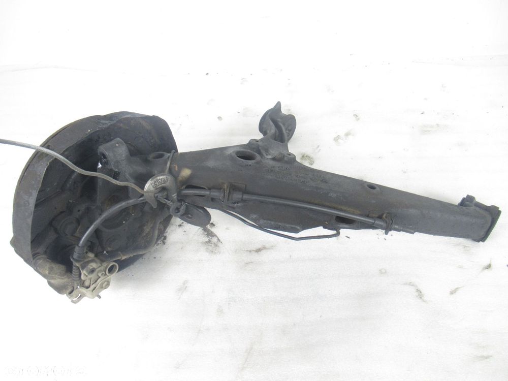 PIASTA TYLNA PRAWA VW TRANSPORTER T5 1.9 TDI 7H0501414D - 4