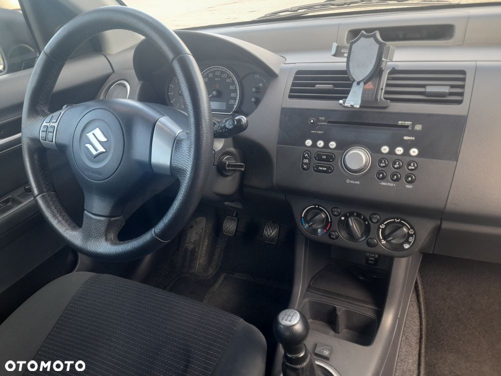 Suzuki Swift - 6
