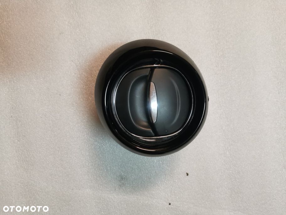 Renault Captur 2014 r kratka nawiewu 08239-006 - 1