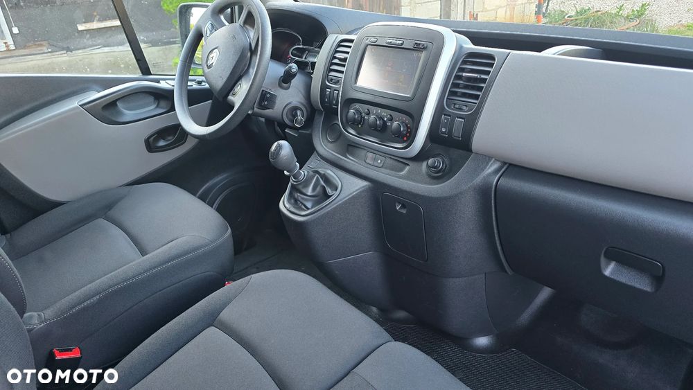 Renault Trafic - 32