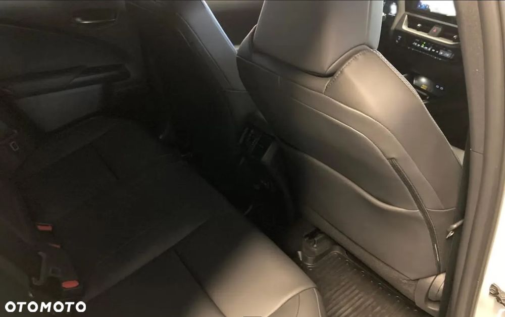 Lexus UX 300h (E-FOUR) Luxury Line - 7
