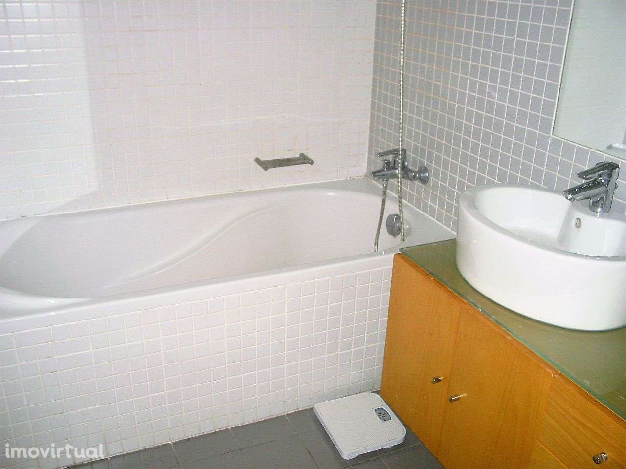 Novo preço.Arrenda-se T0+Aparcamento. Almashoping. Mobilado e equipado - Grande imagem: 4/11