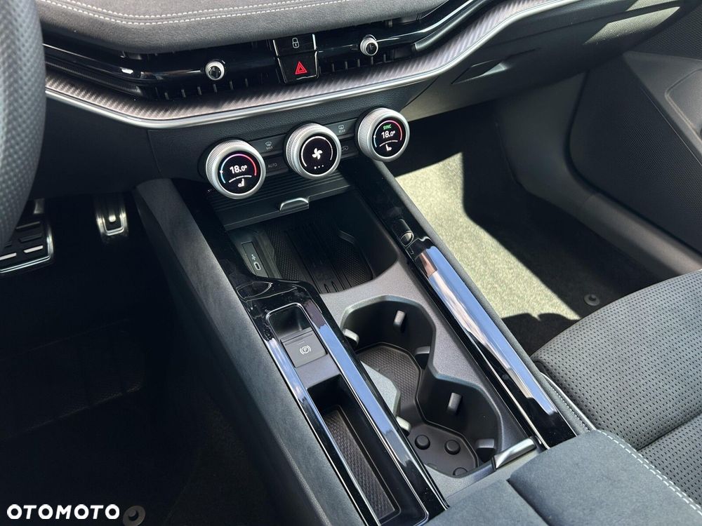 Skoda Superb 2.0 TSI Sportline DSG - 28