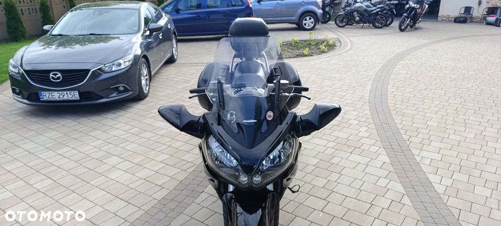 Kawasaki GTR - 9
