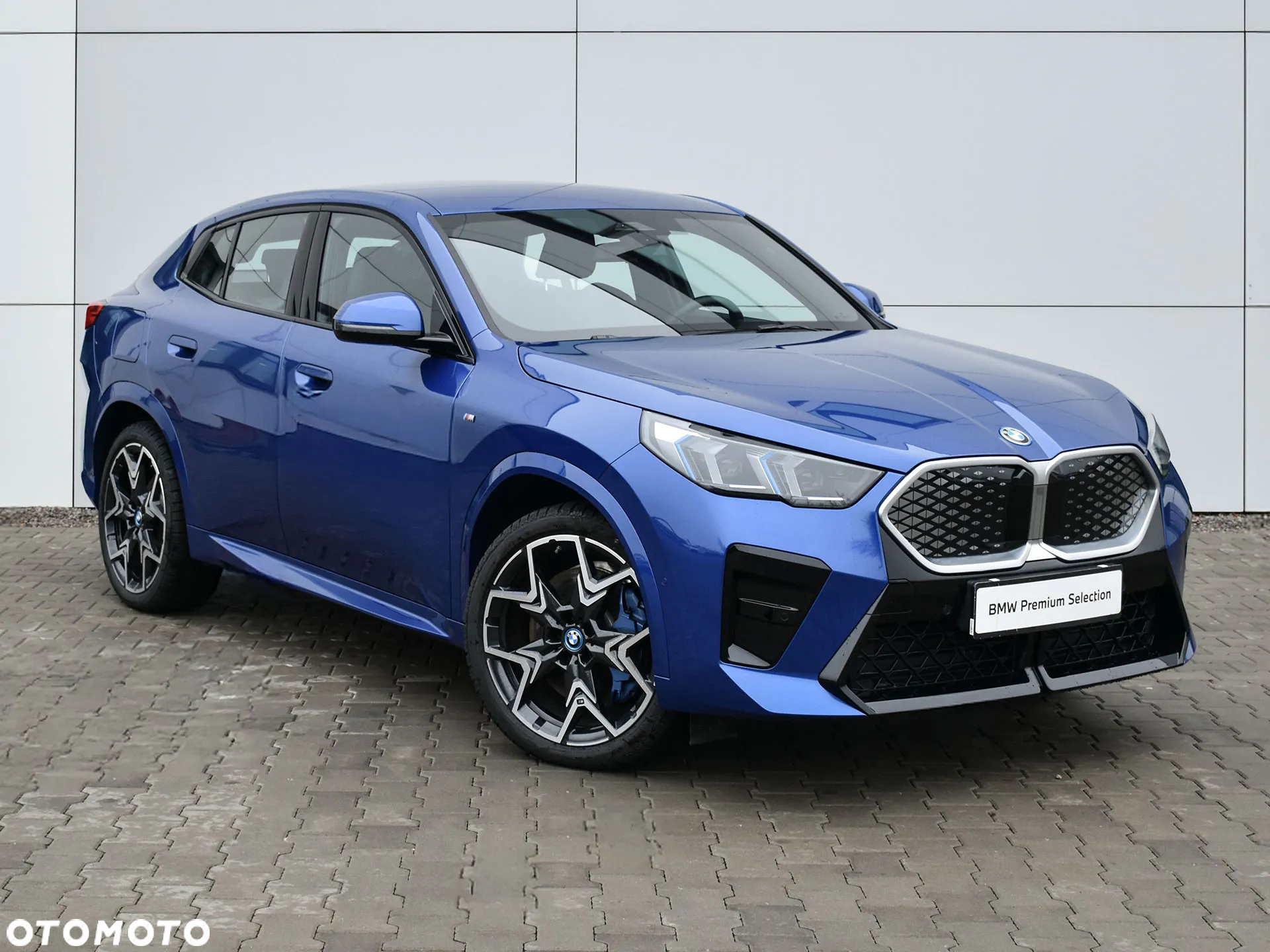 BMW iX2 eDrive20 66.5kWh M Sport Edition - 4