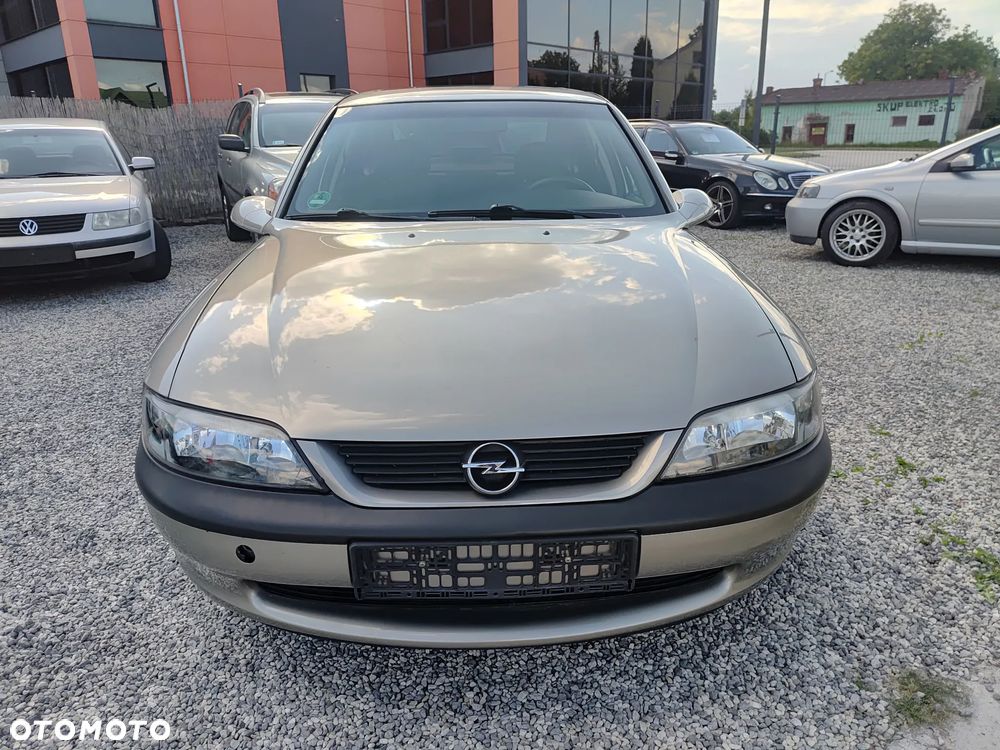 Opel Vectra 1.6 GLS - 8