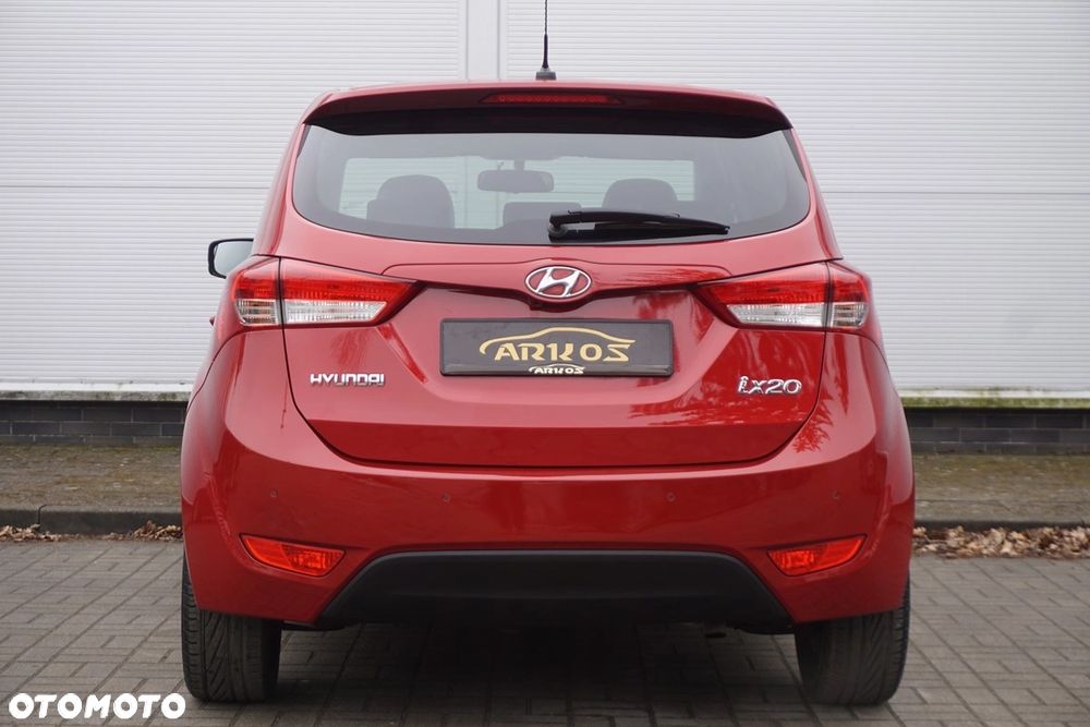 Hyundai ix20 1.4 Premium blue - 15
