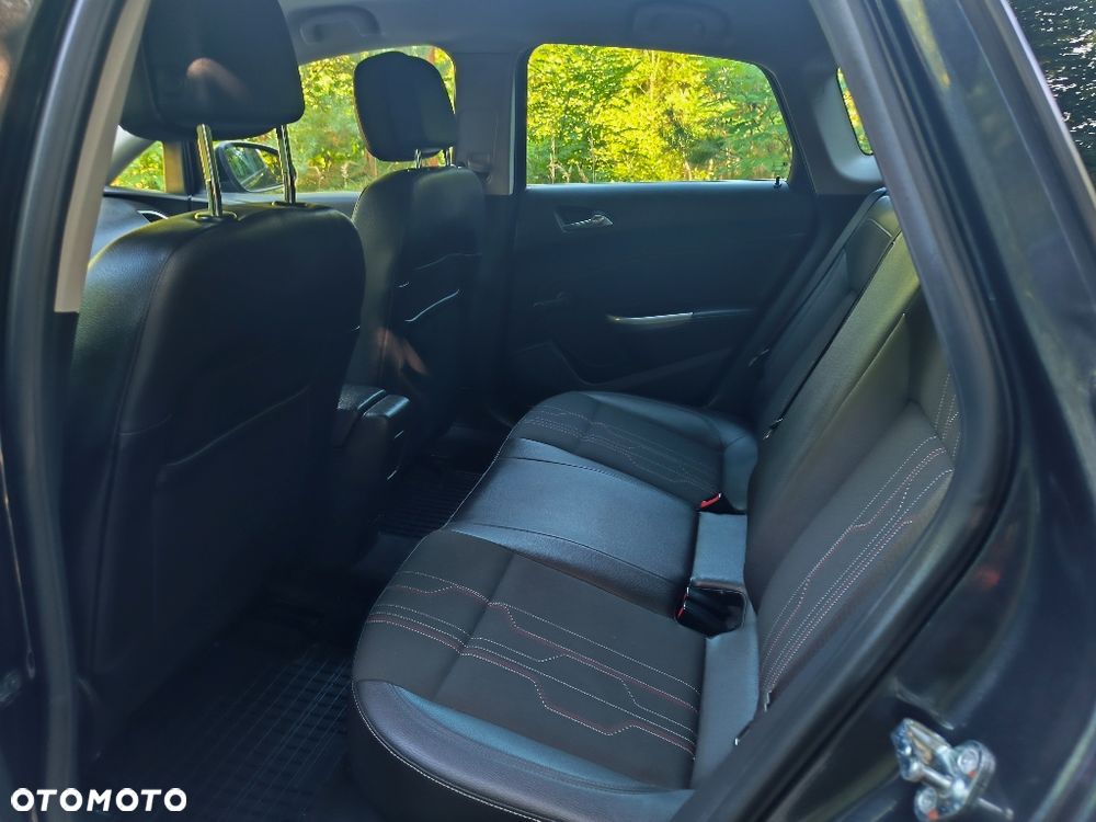 Opel Astra 1.4 Turbo 150 Jahre - 7