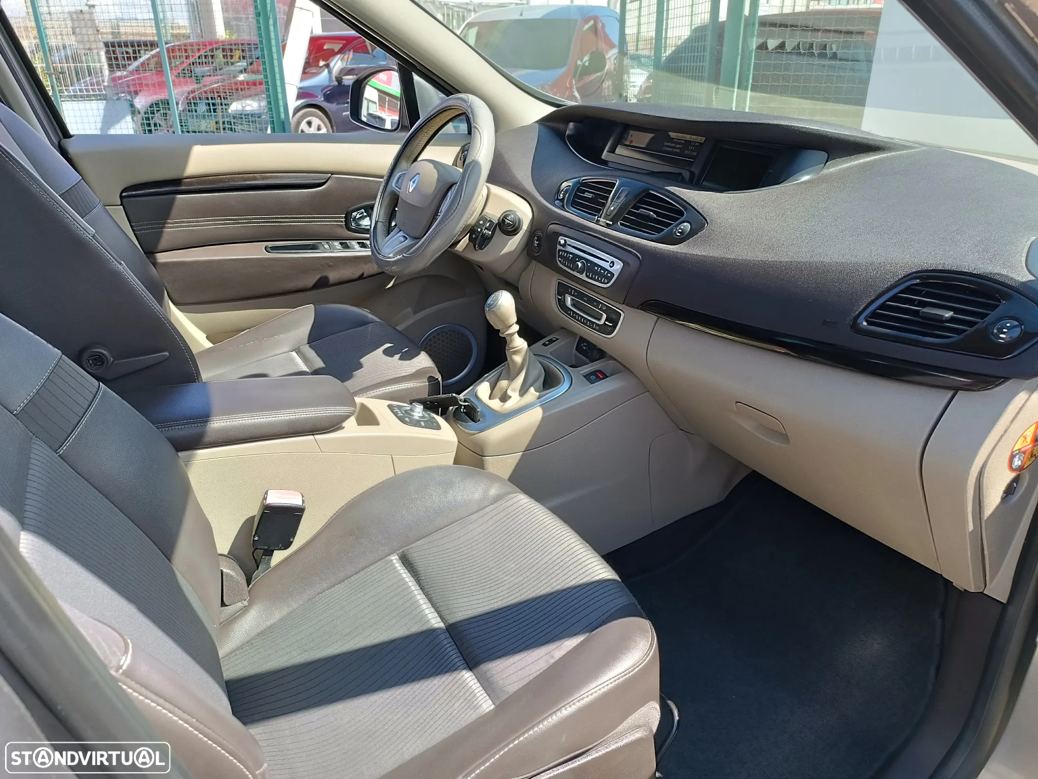 Renault Grand Scénic 1.5 dCi Luxe 7L - 27