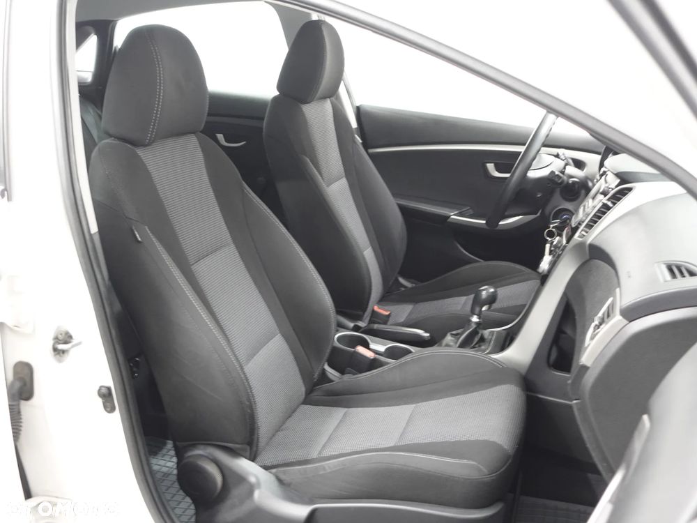 Hyundai i30 - 25