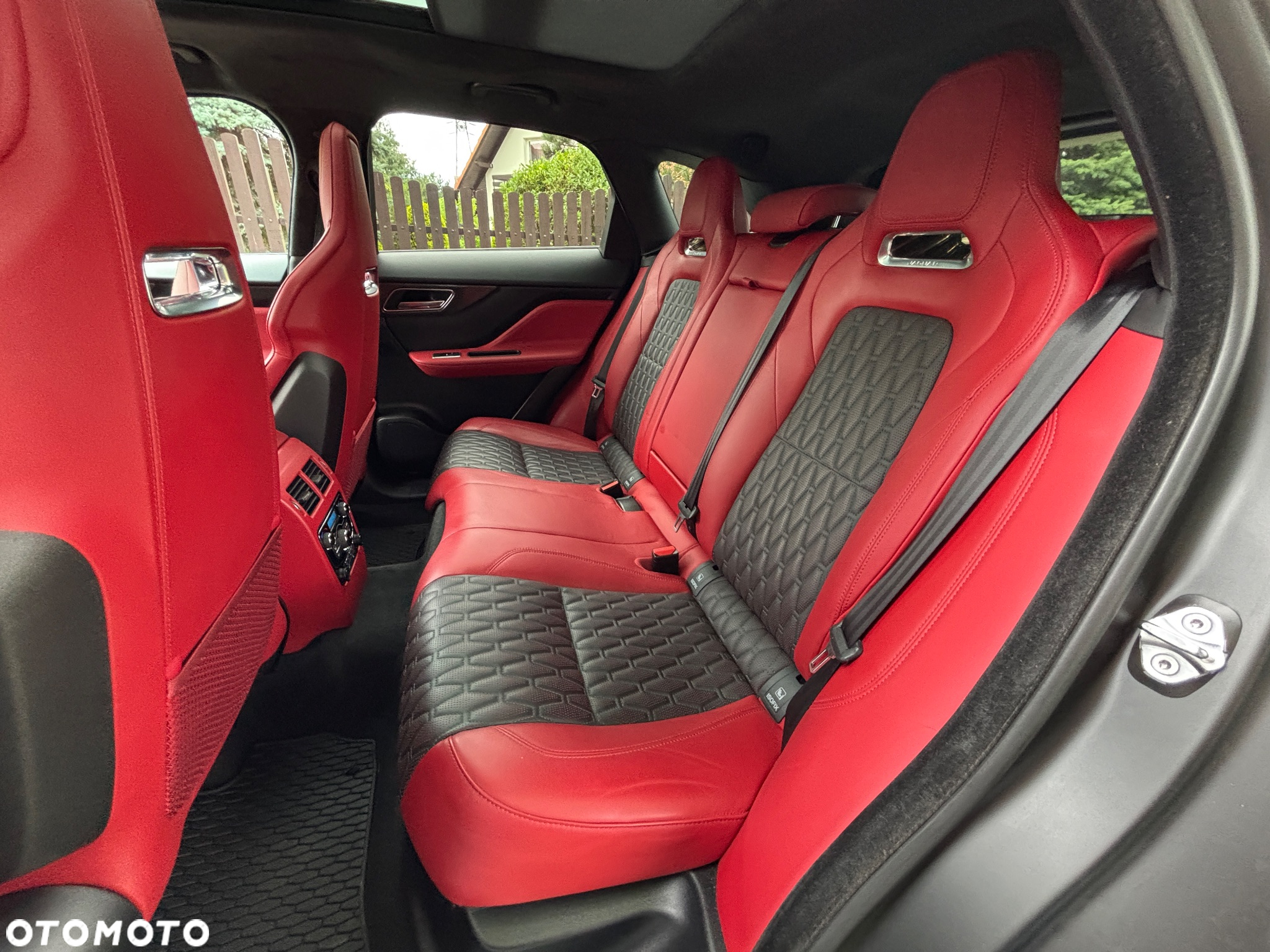 Jaguar F-Pace 5.0 V8 P550 AWD SVR - 19