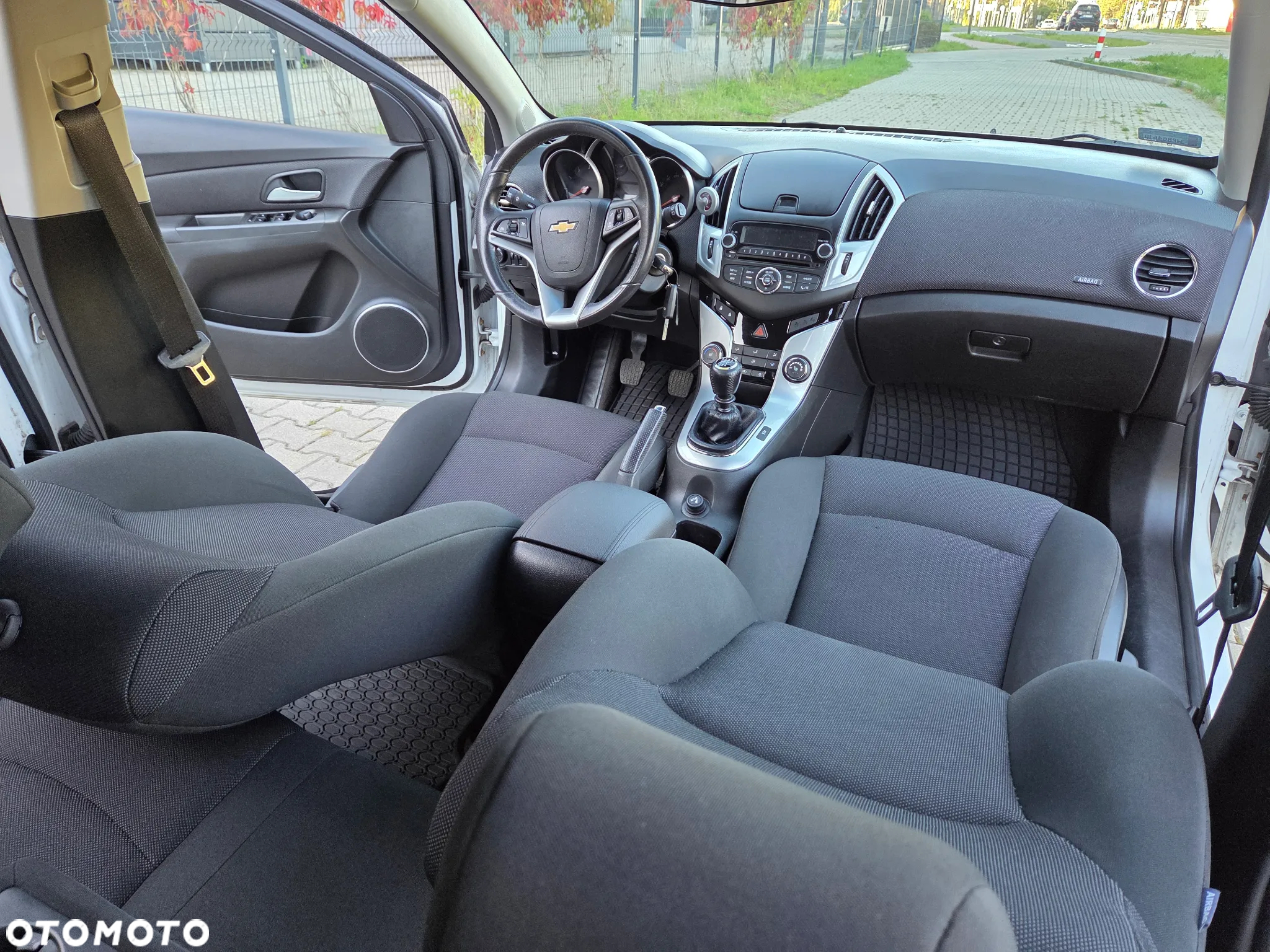 Chevrolet Cruze 1.6 LS - 31