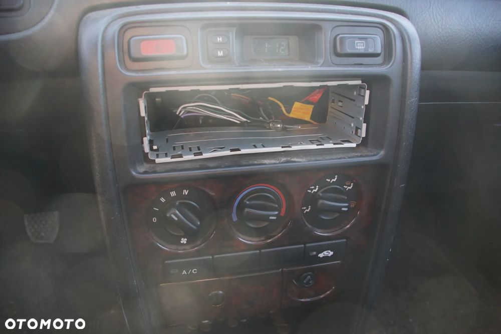 Auto na części - Honda Civic VI 1.4 16V 90 KM D14Z4 NH614M 1999R Silnik Skrzynia Drzwi Maska Klapa Zderzak Błotnik Lampa Szyba Lusterko Deska Kokpit Sterownik Moduł Czujnik Licznik Kierownica Panel - 12