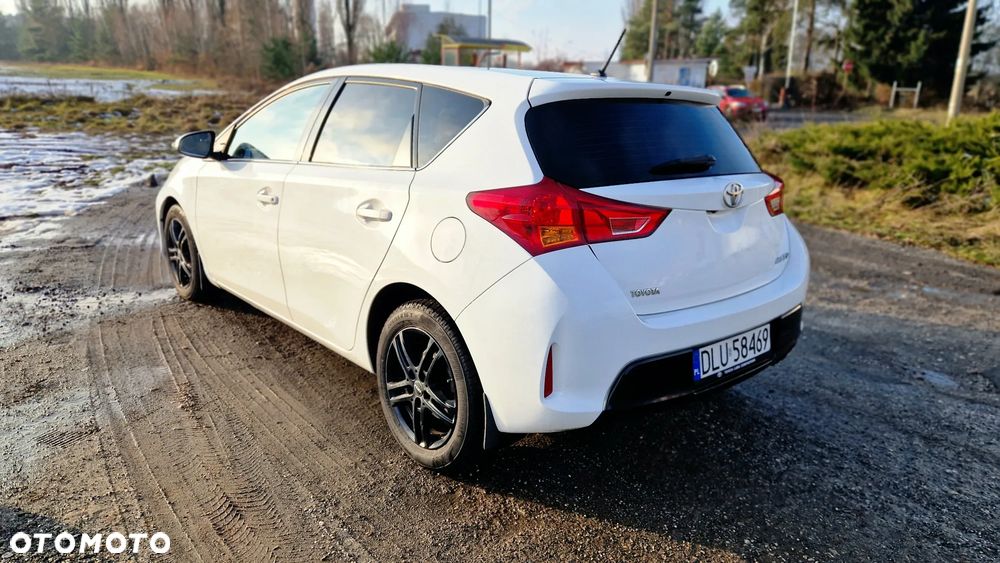 Toyota Auris 1.6 Premium - 3