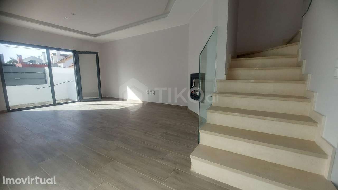 Moradia Geminada T3 Contemporânea com Garagem e Conforto A+ na Quinta - Grande imagem: 4/22
