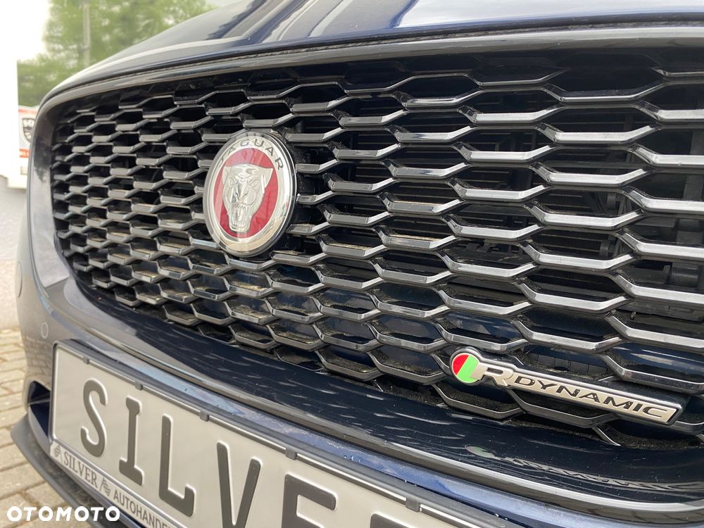 Jaguar XE P300 AWD R-Dynamic HSE - 27