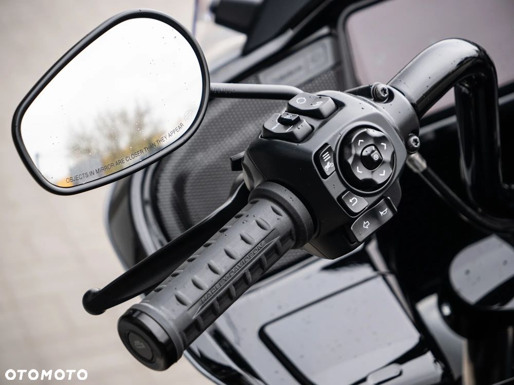 Harley-Davidson Touring Road Glide - 34