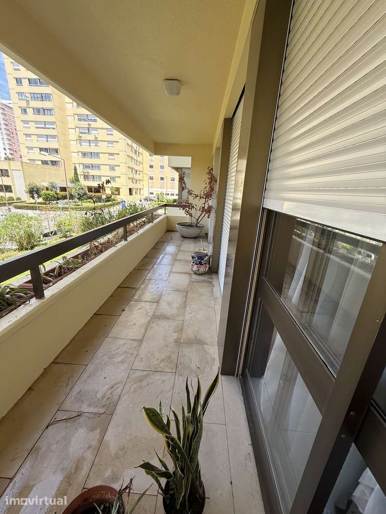 Arrendamento T3 Mobilado Praça Nuno Rodrigues dos Santos, Lisboa - Grande imagem: 2/11