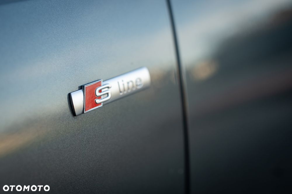 Audi A4 Avant 2.0 TDI S tronic - 28