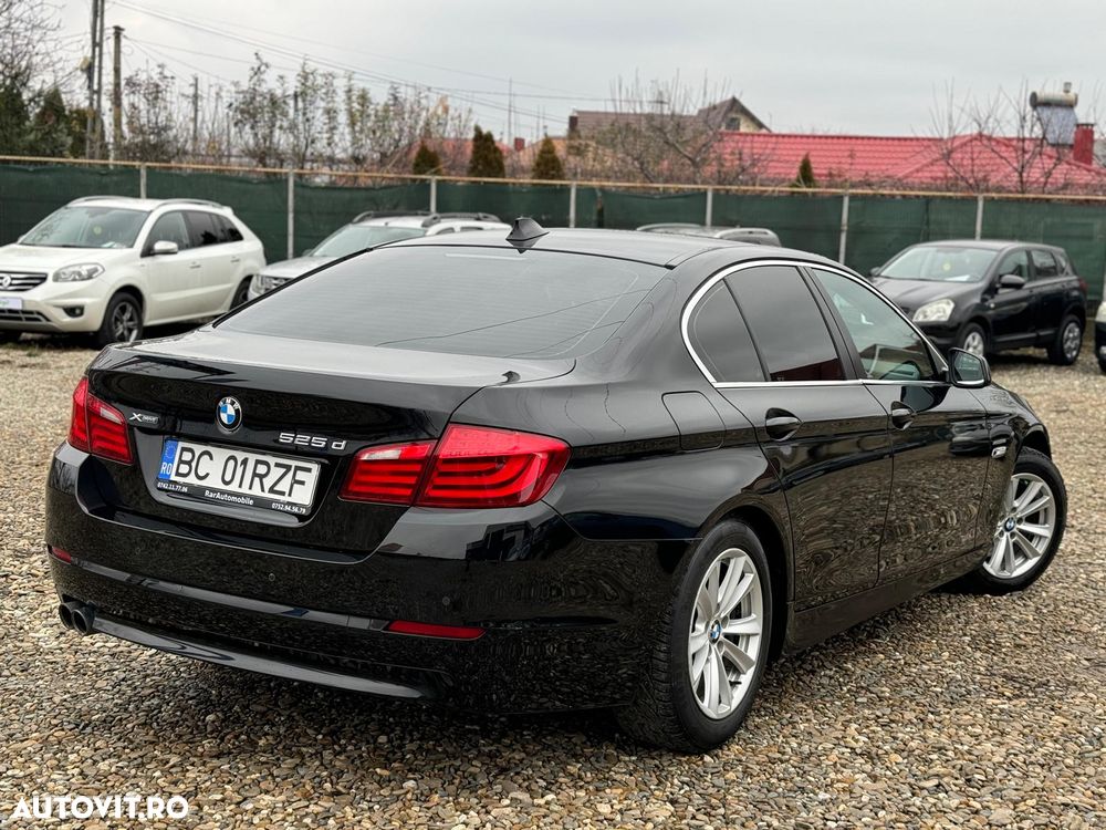 BMW Seria 5 525d xDrive - 12