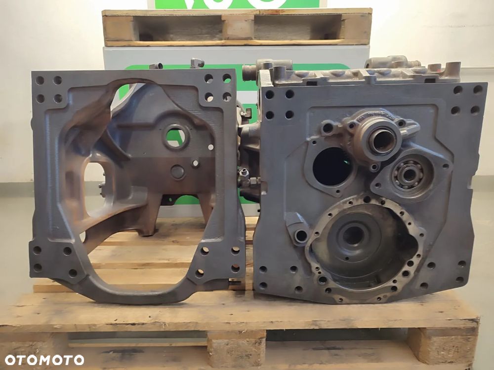 Obudowa skrzyni biegów ML180 HA180 MASSEY FERGUSON 7718 S - 4