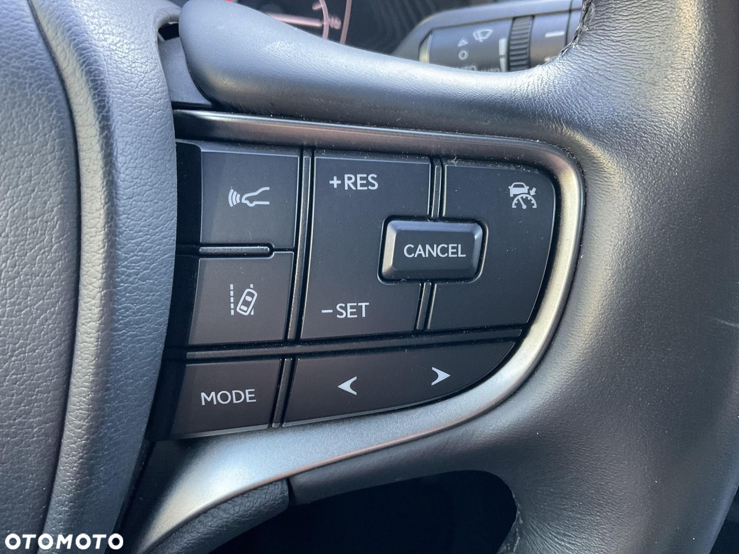 Lexus UX - 22
