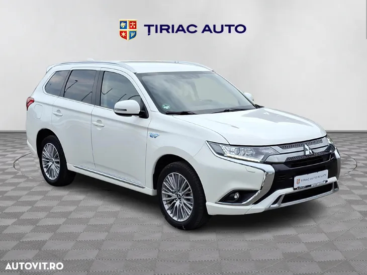 Mitsubishi Outlander 2.4 4WD Plug-In Hybrid - 8