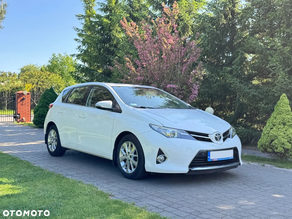 Toyota Auris 2.0 D-4D Premium - 1