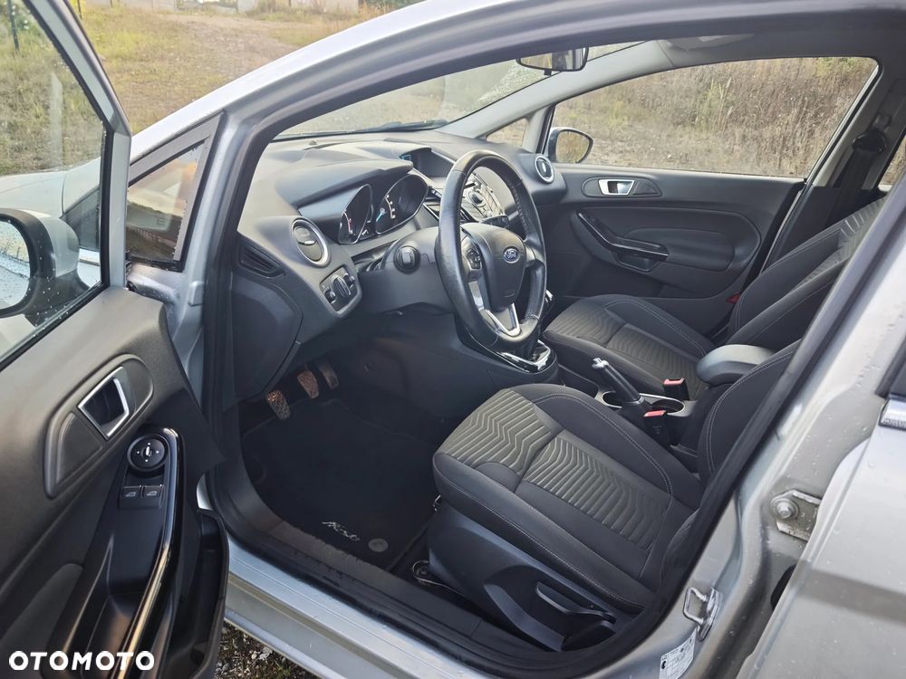 Ford Fiesta - 10