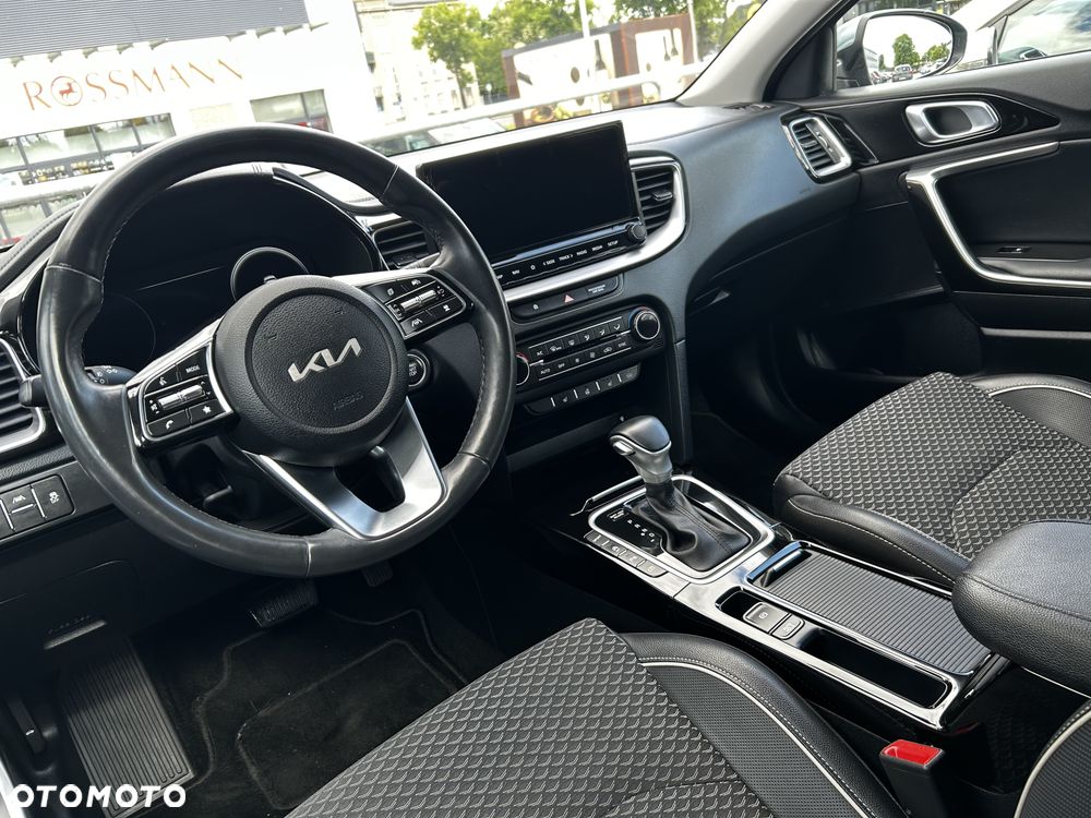 Kia XCeed 1.5 T-GDI Business Line DCT - 4