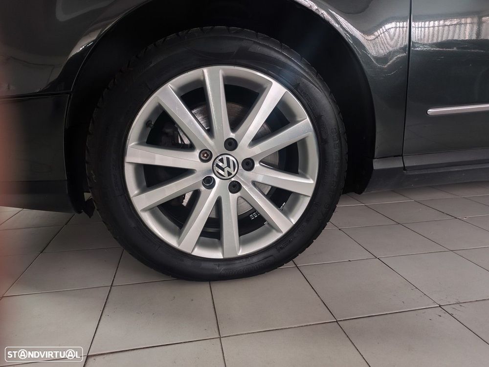 VW Passat Variant 2.0 TDi Highline - 28