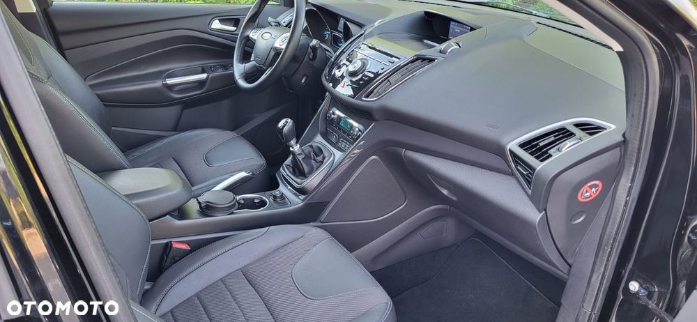 Ford Kuga 1.6 EcoBoost 2x4 Titanium - 7