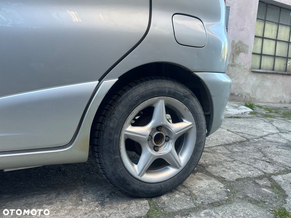 Toyota Yaris Verso - 10