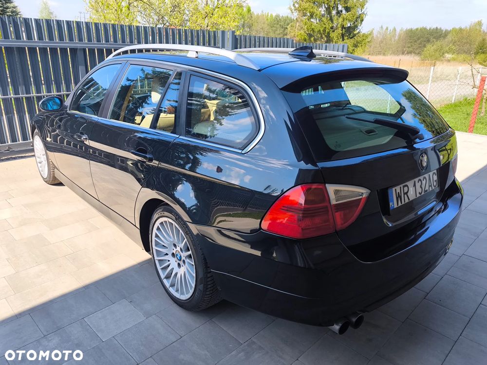 BMW Seria 3 330i - 3