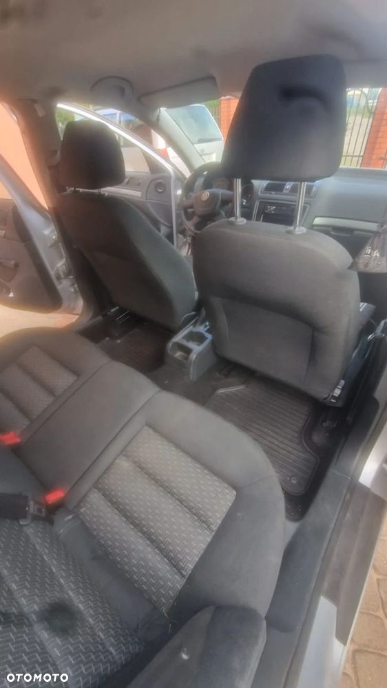 Skoda Octavia 1.6 - 13