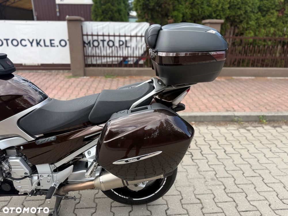 Yamaha FJR - 27