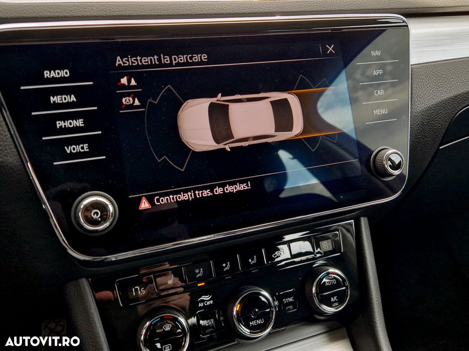 Skoda Superb 2.0 TDI DSG Ambition - 23