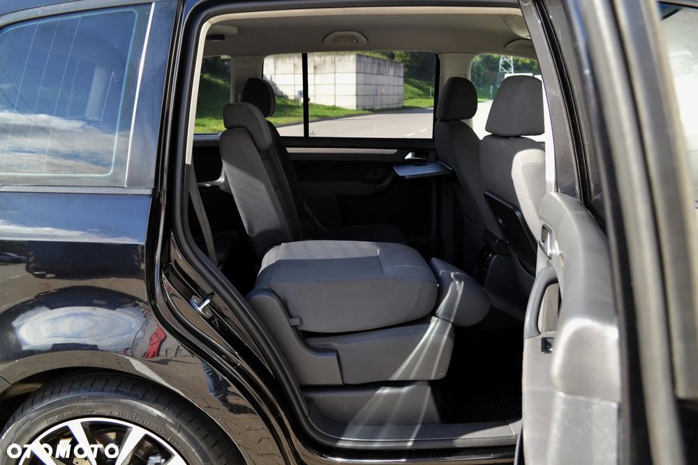 Volkswagen Touran 1.9 TDI DPF DSG Highline - 15