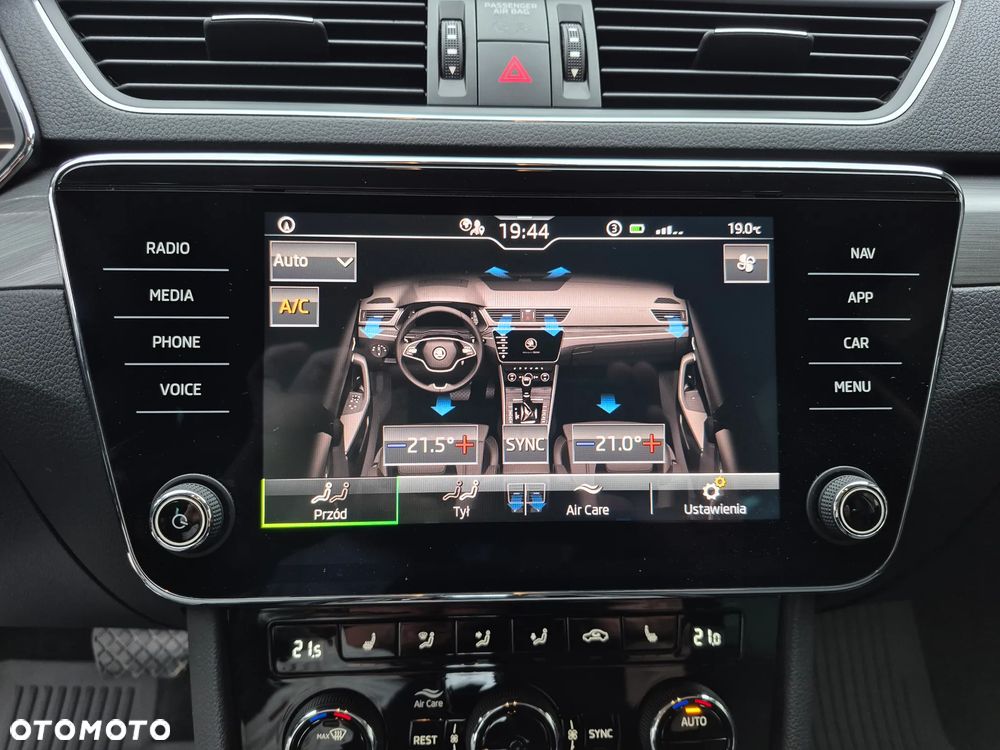 Skoda Superb 2.0 TDI DSG Style - 25