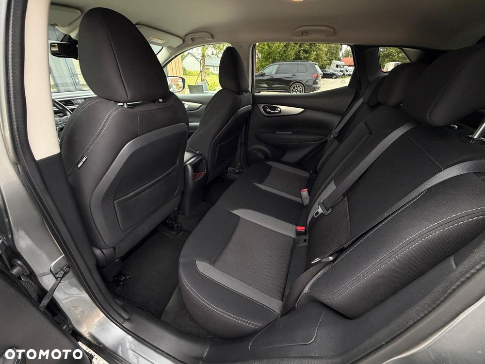 Nissan Qashqai 1.3 DIG-T N-Connecta DCT - 22