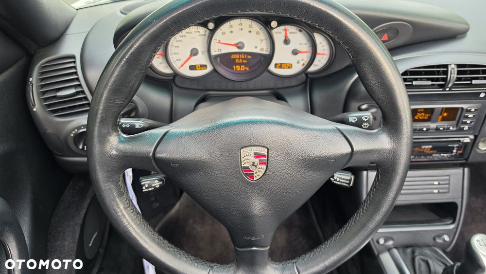 Porsche 911 Carrera - 15