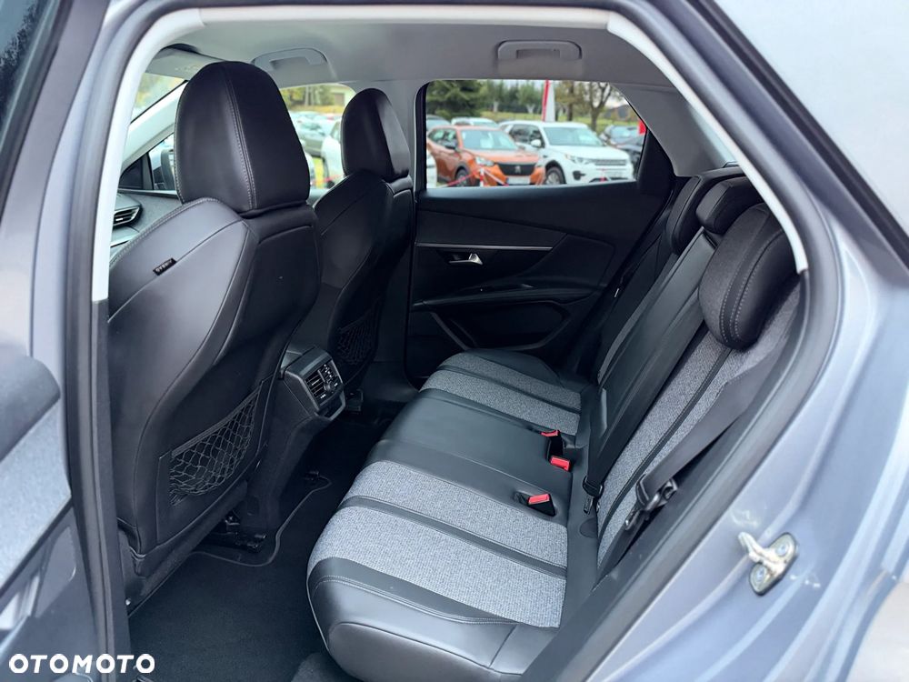 Peugeot 3008 1.2 PureTech GPF Allure S&S - 17