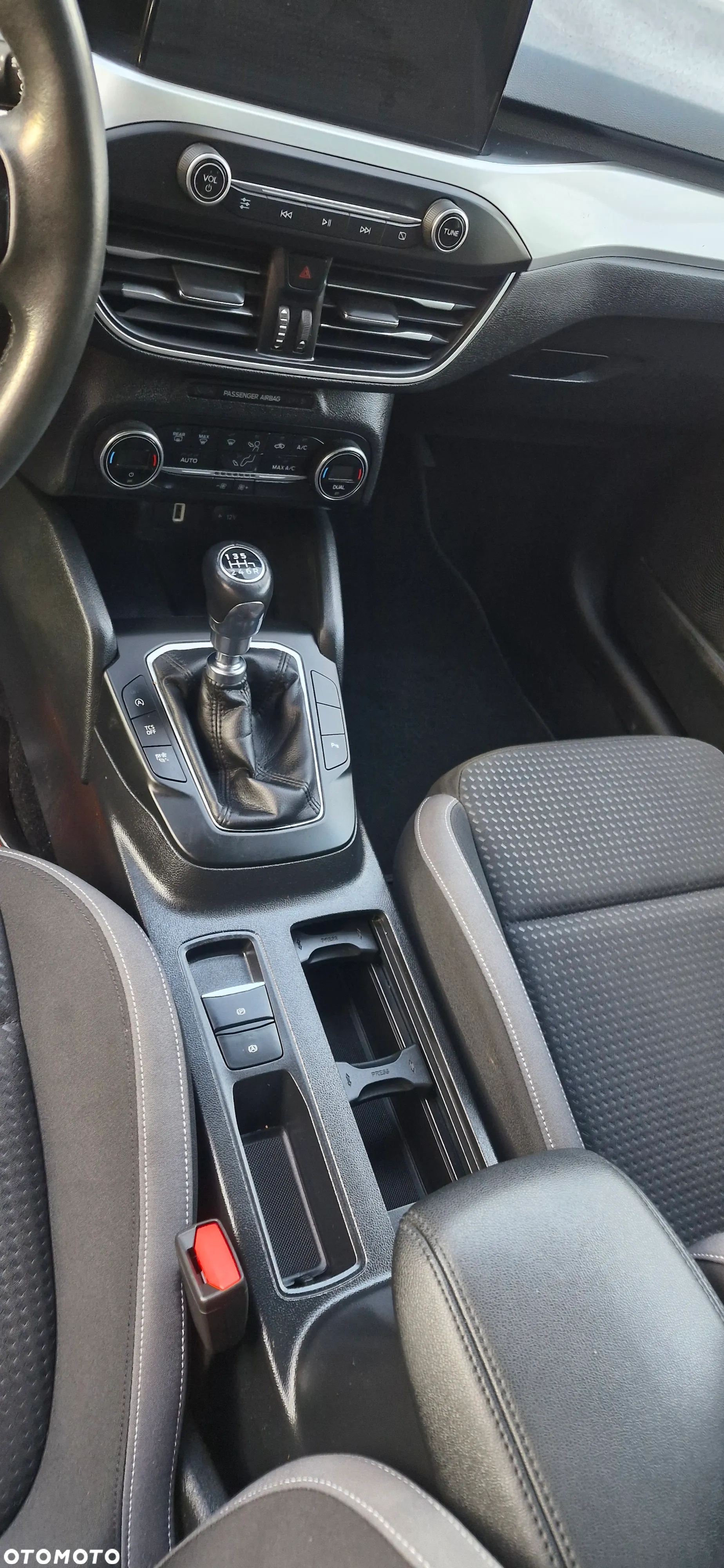 Ford Focus 1.0 EcoBoost Start-Stopp-System TITANIUM STYLE - 31