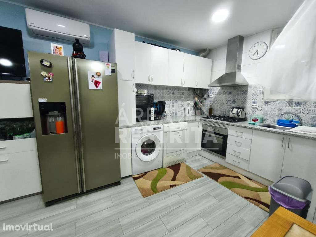 Moradia T3 em zona de acionistas Parque Verde, Fernão Ferro - Grande imagem: 5/35